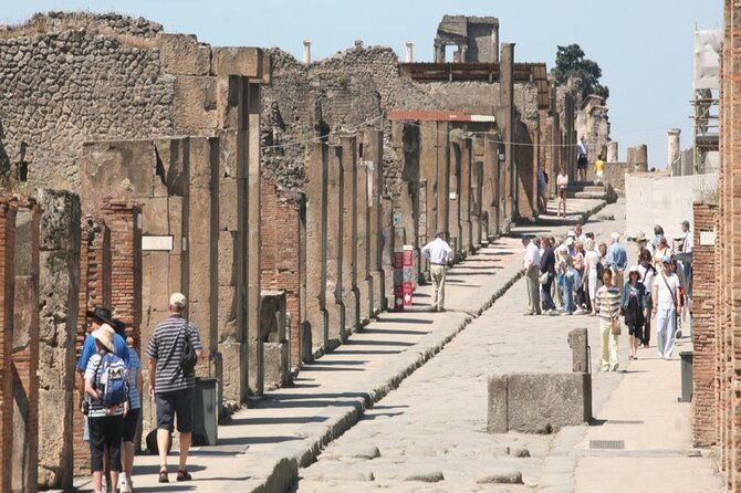pompeii-and-naples-from-rome-semi-private-day-tour-with-lunch