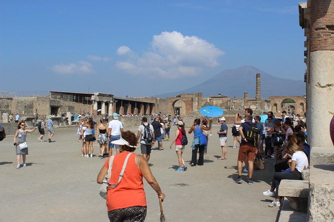 pompeii-and-vesuvius-from-naples-private-activity