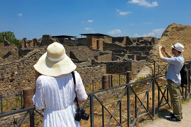 pompeii-and-vesuvius-select-from-amalfi