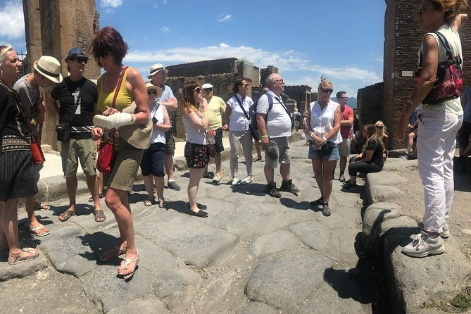 pompeii-and-vesuvius-small-group-tour-from-naples-with-pizza