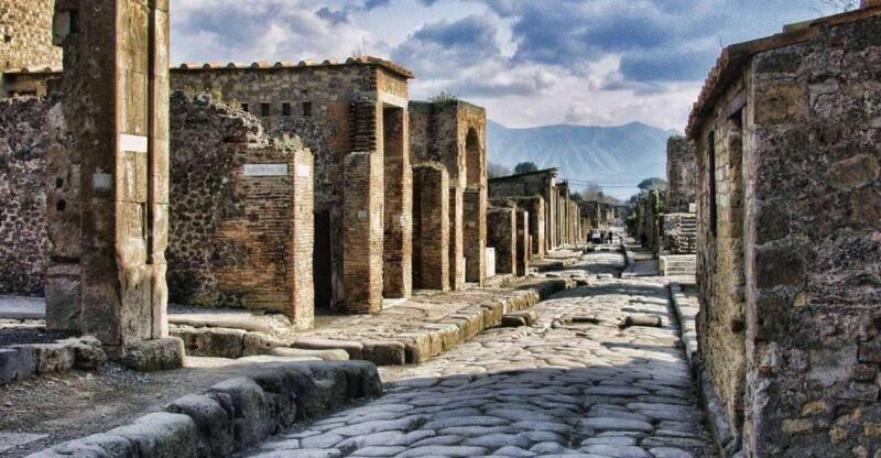 pompeii-day-tour-of-pompeii-and-vesuvius-with-bus-transfer
