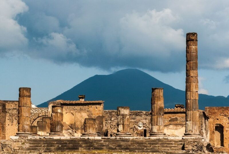 pompeii-exclusive-tour-with-archaeologist-and-entry-tickets