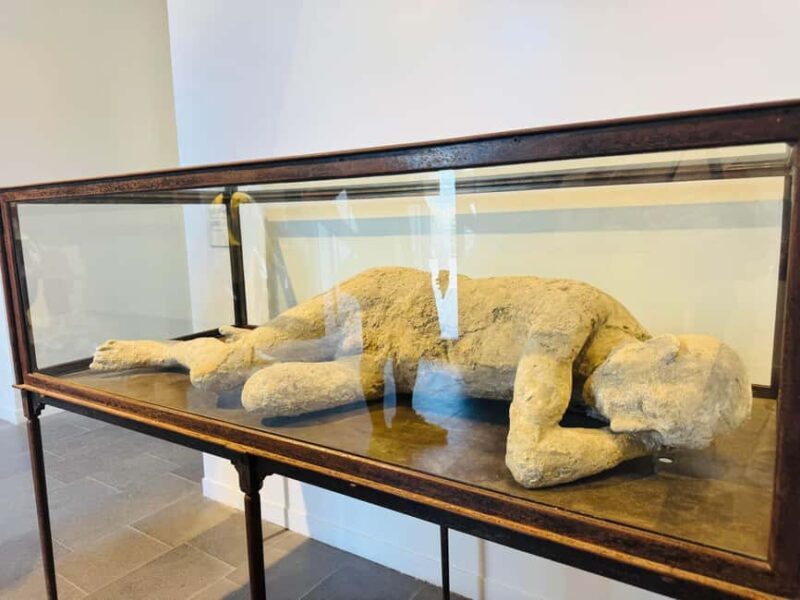 Pompeii: experience with a real archaeologist in a small group - Pompeii: Experience with a Real Archaeologist in a Small Group