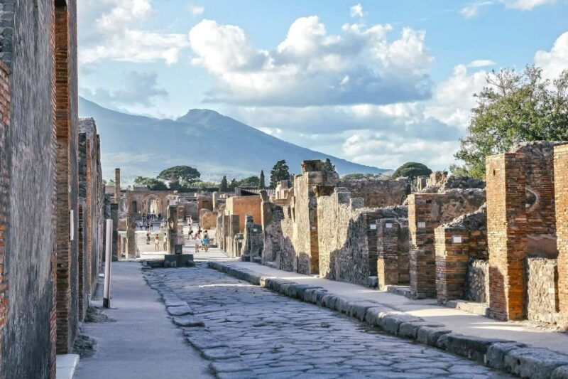 pompeii-guided-tour-in-small-groups-with-an-expert-guide