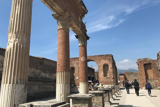 Pompeii Guided Walking Tour with Entry Ticket and Archaeologist - The Sum Up