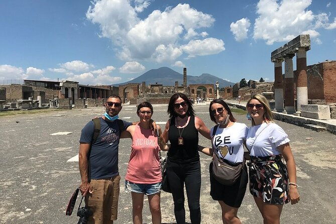 pompeii-guided-walking-tour-with-included-entrance-at-pompeii-ruins