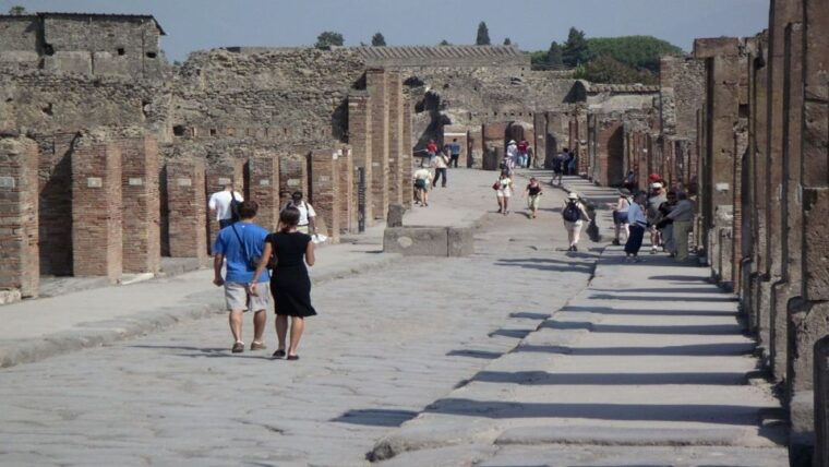 pompeii-half-day-coach-tour-from-sorrento