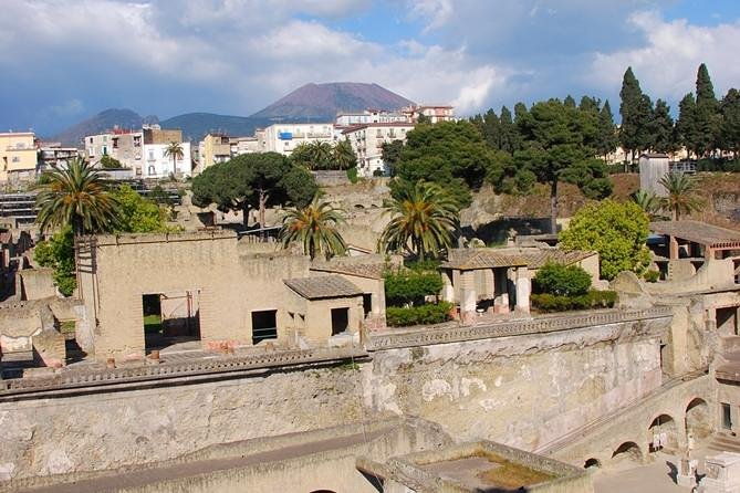 pompeii-herculaneum-day-trip-from-naples-with-lunch