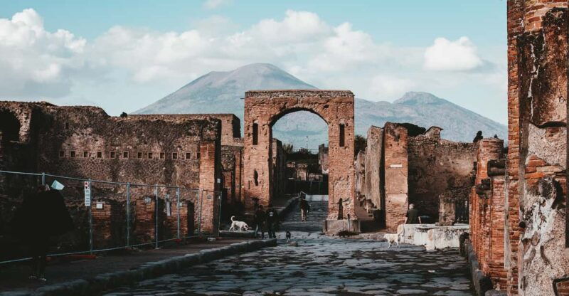 pompeii-herculaneum-group-tour-with-tickets