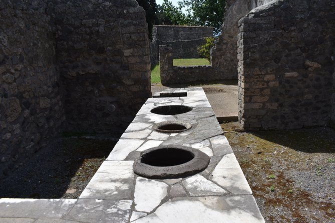 pompeii-must-see-attractions-guided-tour-with-skip-the-line-access