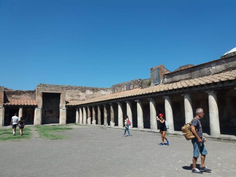 pompeii-no-line-entrance-tickets-with-audioguide
