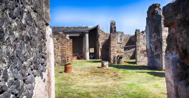 pompeii-private-and-personalized-tour-with-archeologist