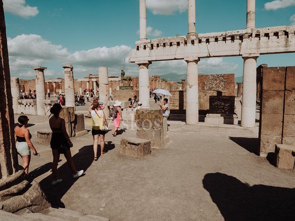 pompeii-ruins-and-the-city-of-naples-with-private-transportation