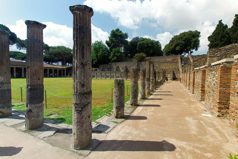 pompeii-skip-the-line-guided-tour-with-expert-archaeologist