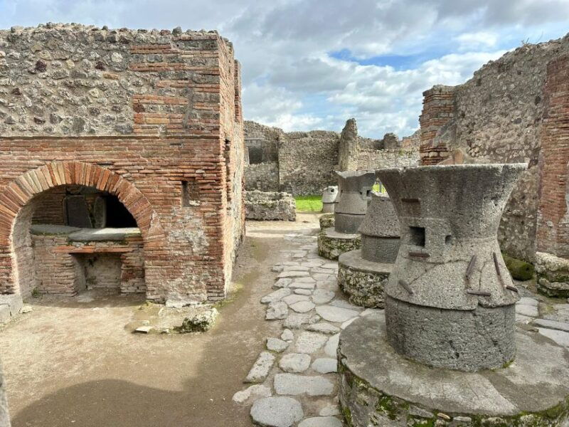 pompeii-skip-the-line-ticket-guided-group-tour