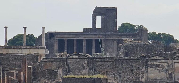 pompeii-skip-the-line-ticket-with-smartphone-audio-guide-on-app