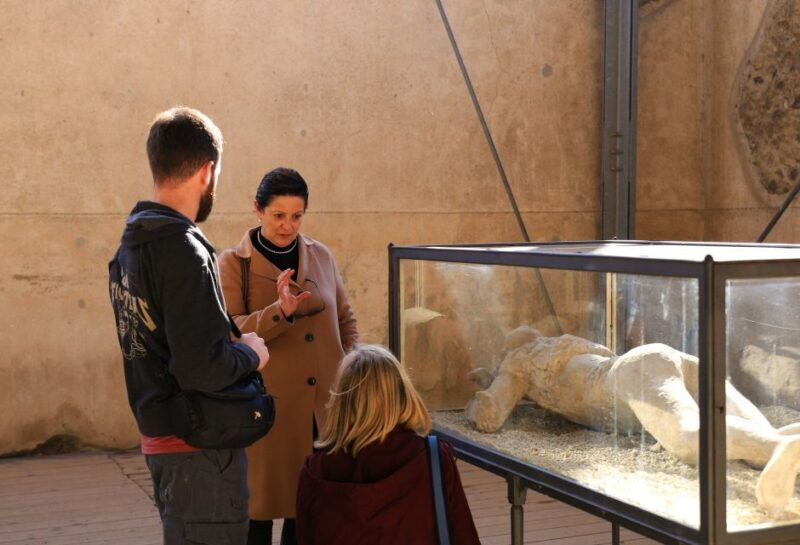 pompeii-skip-the-line-tickets-and-tour-with-archaeologist