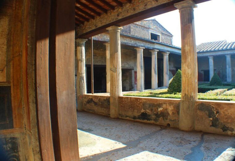 pompeii-skip-the-line-tickets-and-tour-with-archaeologist