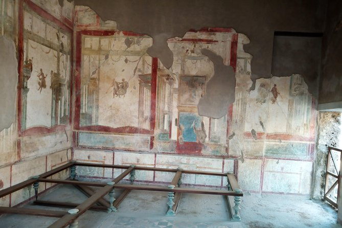 pompeii-skiptheline-with-lunchwinetasting-from-rome