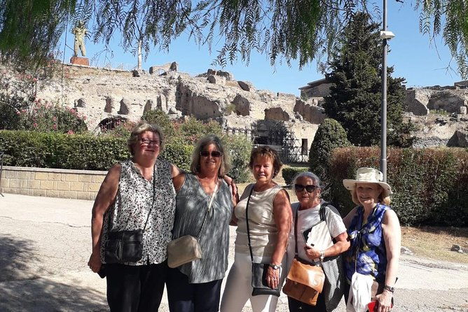 pompeii-skiptheline-with-lunchwinetasting-from-rome