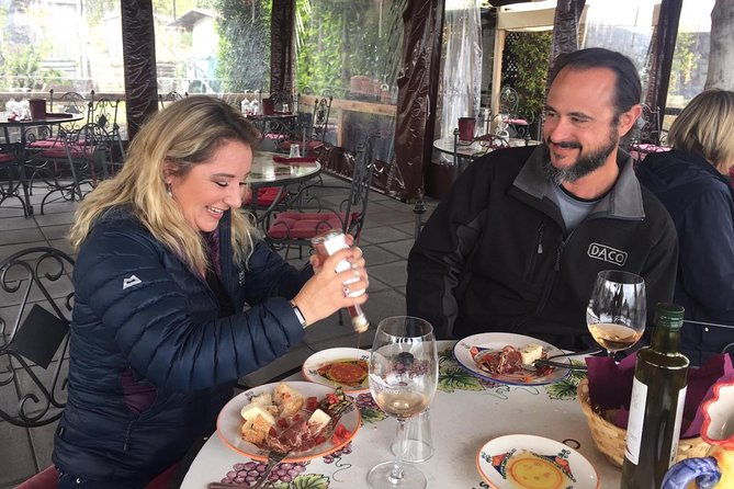 pompeii-skiptheline-with-lunchwinetasting-from-rome