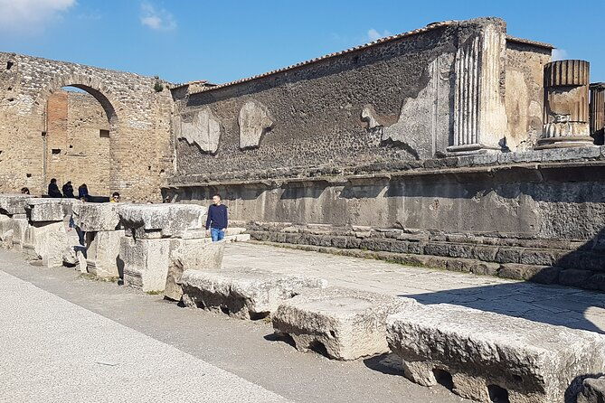 pompeii-tour-with-experienced-guide