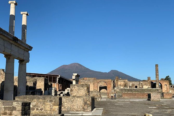 pompeii-visit-with-food-and-wine-tasting-near-mt-vesuvius