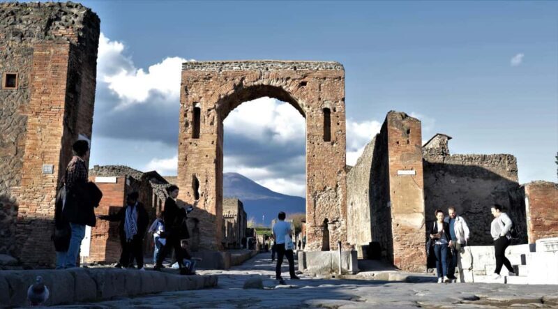 Pompeiis Free Entry  Join Our Exclusive Guided Tour! - Why Choose This Tour?