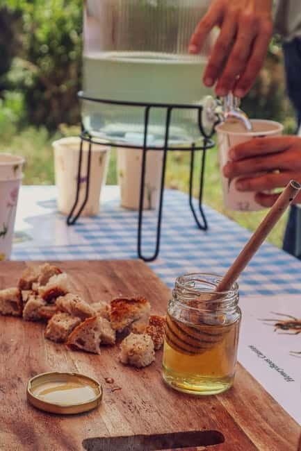 Ponta Delgada: Apiary Guided Tour - An In-Depth Look at the Tour Experience