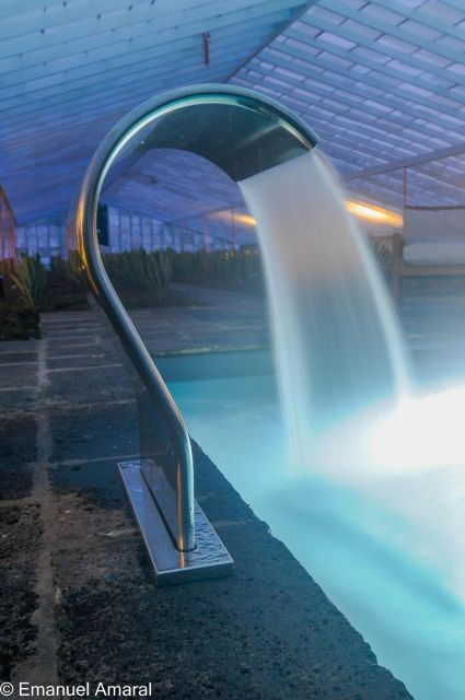 ponta-delgada-greenhouse-hot-tube-with-pineapple-tour