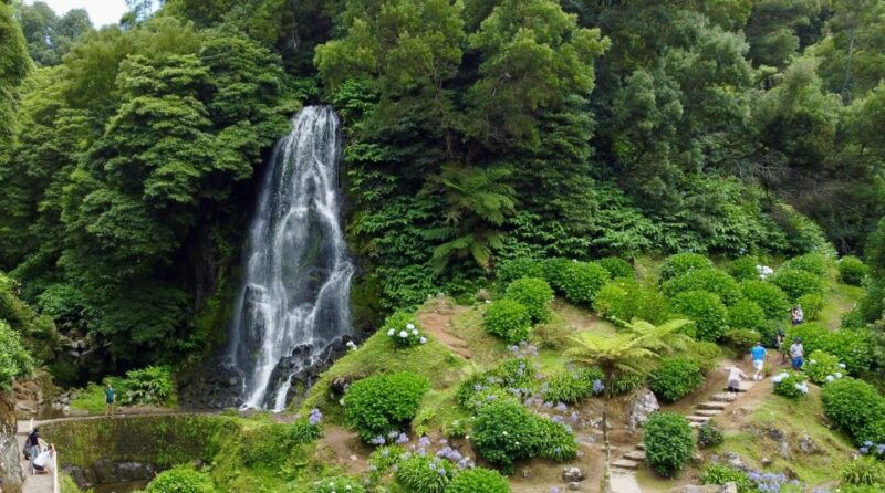 ponta-delgada-private-full-or-half-day-4x4-sao-miguel-tour