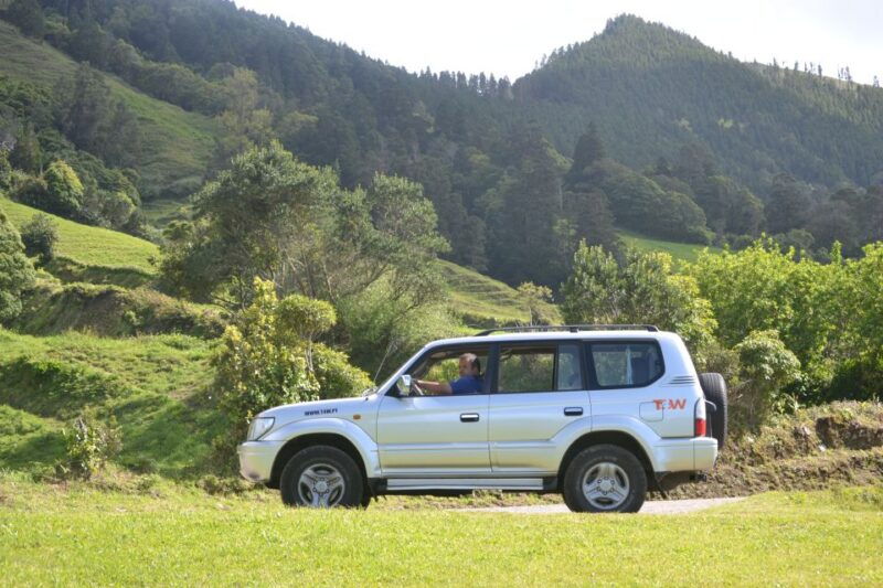 ponta-delgada-private-full-or-half-day-4x4-sao-miguel-tour