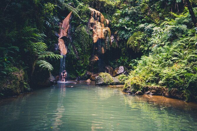 ponta-delgada-private-tour-to-sete-cidades-furnas-volcano