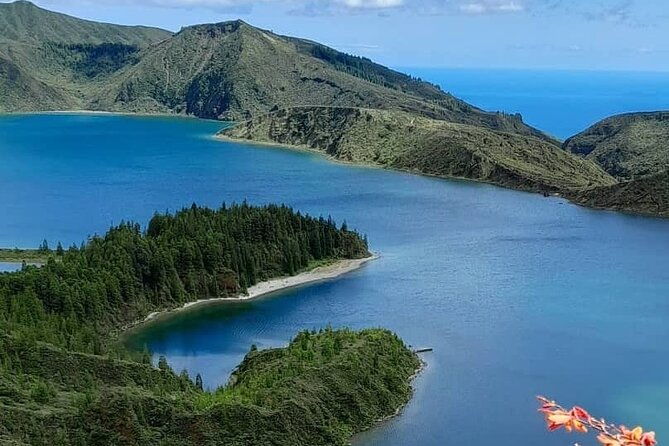 ponta-delgada-private-tour-to-sete-cidades-furnas-volcano