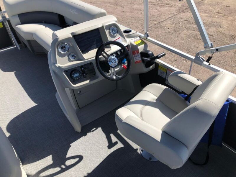 pontoon-boat-rental-4-hour-rental-or-6-hour-rental