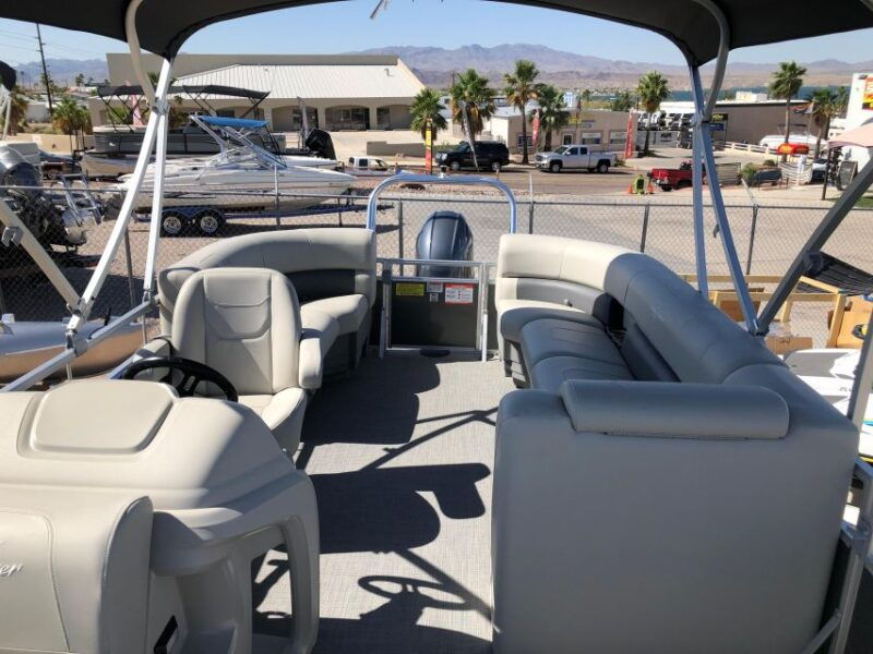 pontoon-boat-rental-4-hour-rental-or-6-hour-rental