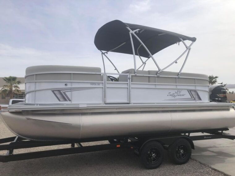 pontoon-boat-rental-4-hour-rental-or-6-hour-rental
