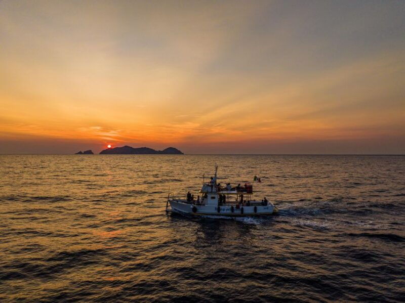 ponza-bath-and-aperitif-at-sunset