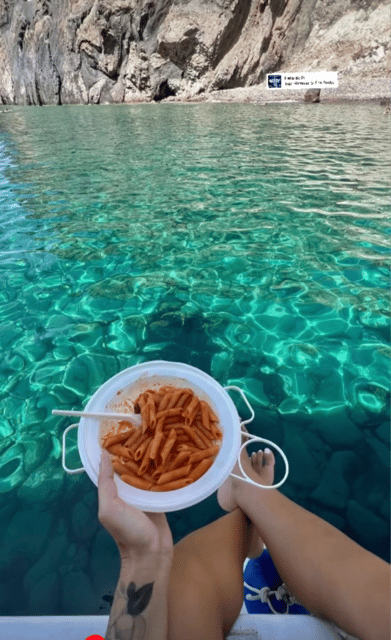 ponza-palmarola-boat-tour-with-lunch-on-board