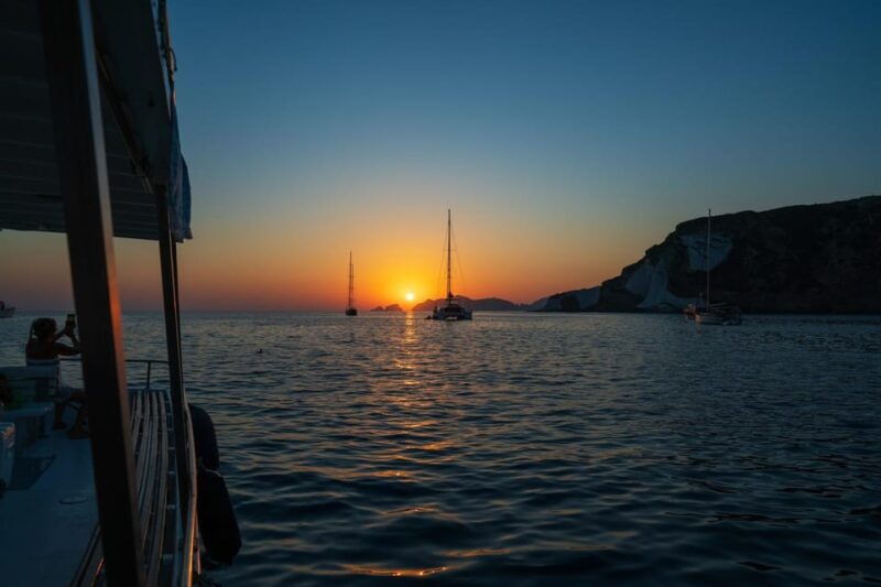 ponza-sunset-boat-tour-with-aperitif-and-swim-at-chiaia-di-luna