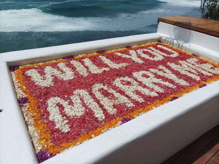 pool-flower-decoration-in-bali-all-inclusive