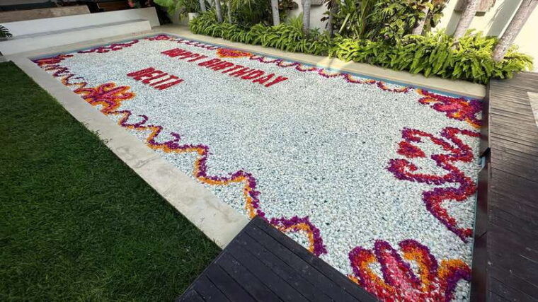 pool-flower-decoration-in-bali-all-inclusive