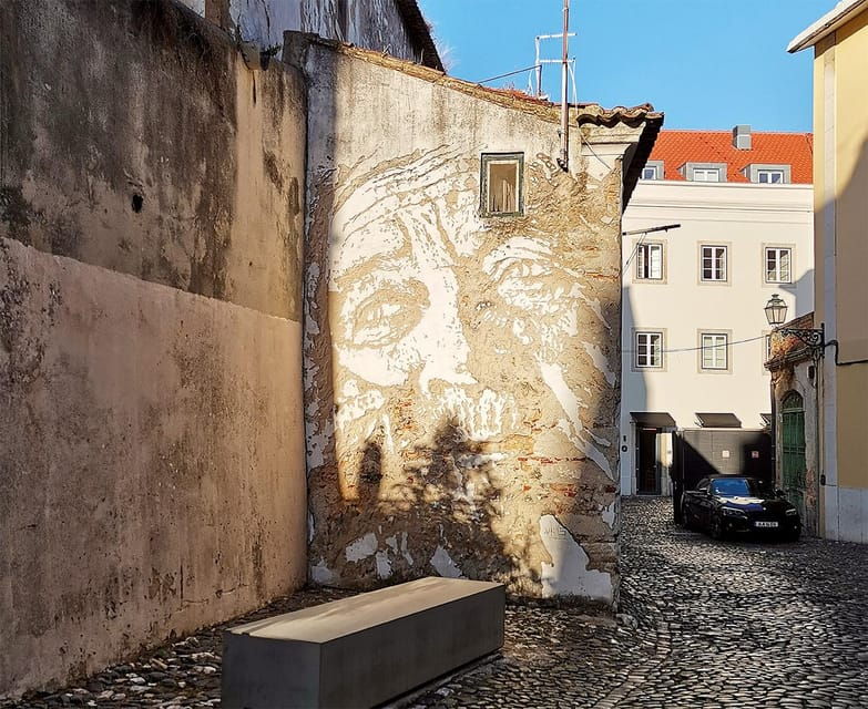 pop-up-lisbon-street-art-walking-tour-mobile-app