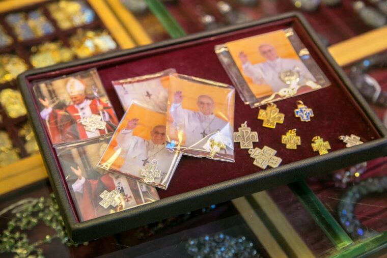 pope-francis-audience-and-rome-coach-tour-with-local-guide