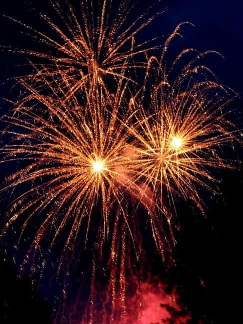 Pore: Firework Sea Cruise - What Reviewers Say  