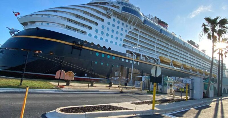 Port Canaveral Cocoa: Transportation to Orlando Airport MCO - The Details That Matter: Luggage, Child Seats, and Extra Costs