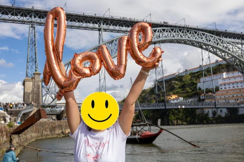port-photo-sessions-in-the-city-of-porto-for-groups-or-individuals