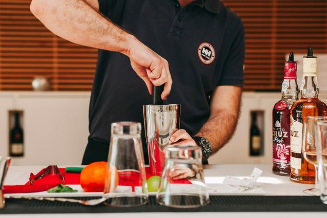 port-wine-cocktails-workshop-at-espaco-porto-cruz-vila-nova-de-gaia-portugal