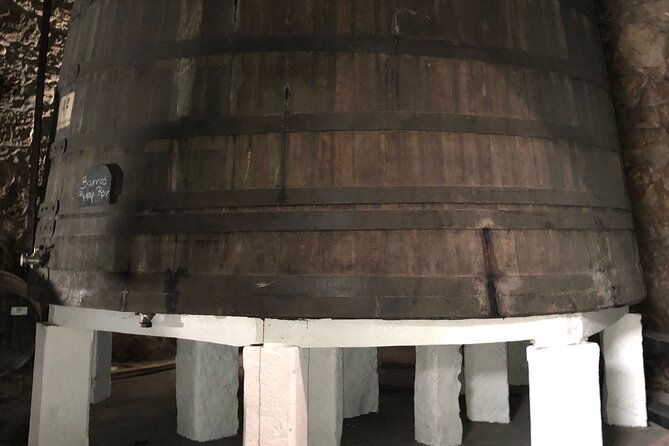 port-wine-tour-3-cellars-7-tastings-12-participants-maximum