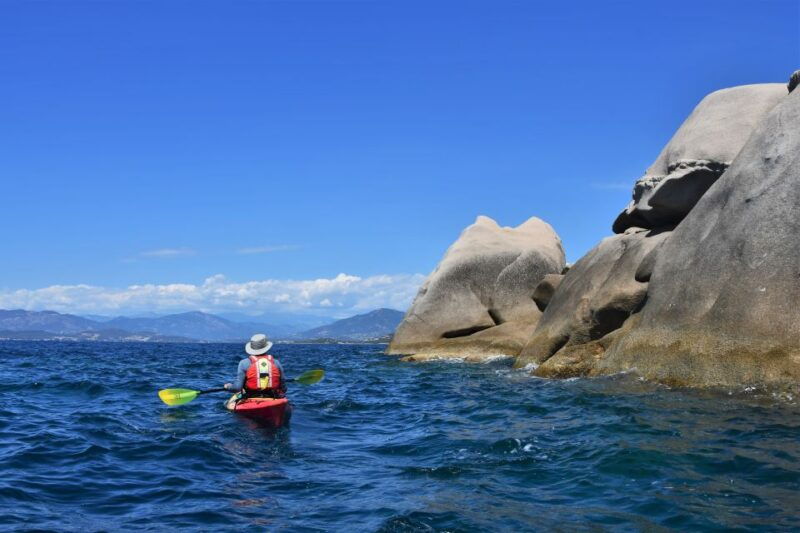 porticcio-guiding-kayaking-tour